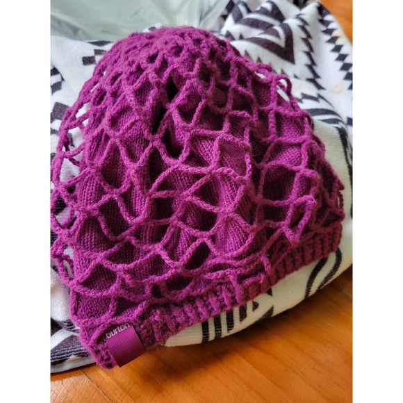 Burton Wool Knit Hat With Crochet Netting. Fuchsia. Excellent! - Picture 5 of 7